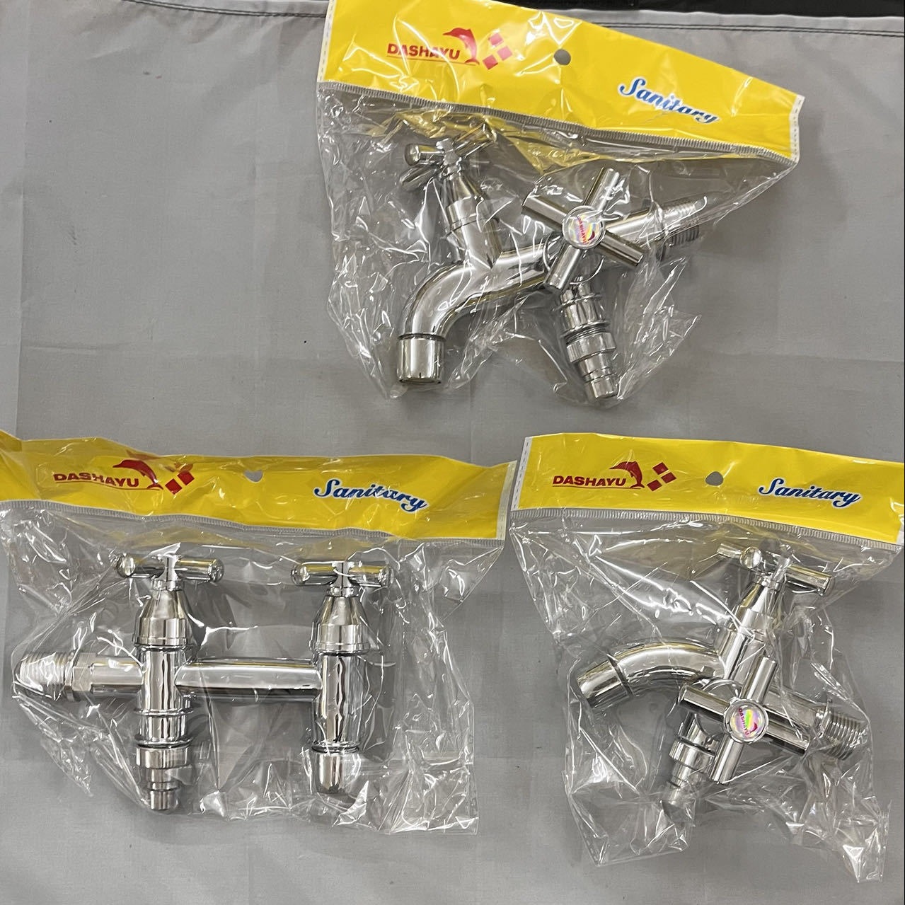 Factory direct sales of plastic faucets Item Picture