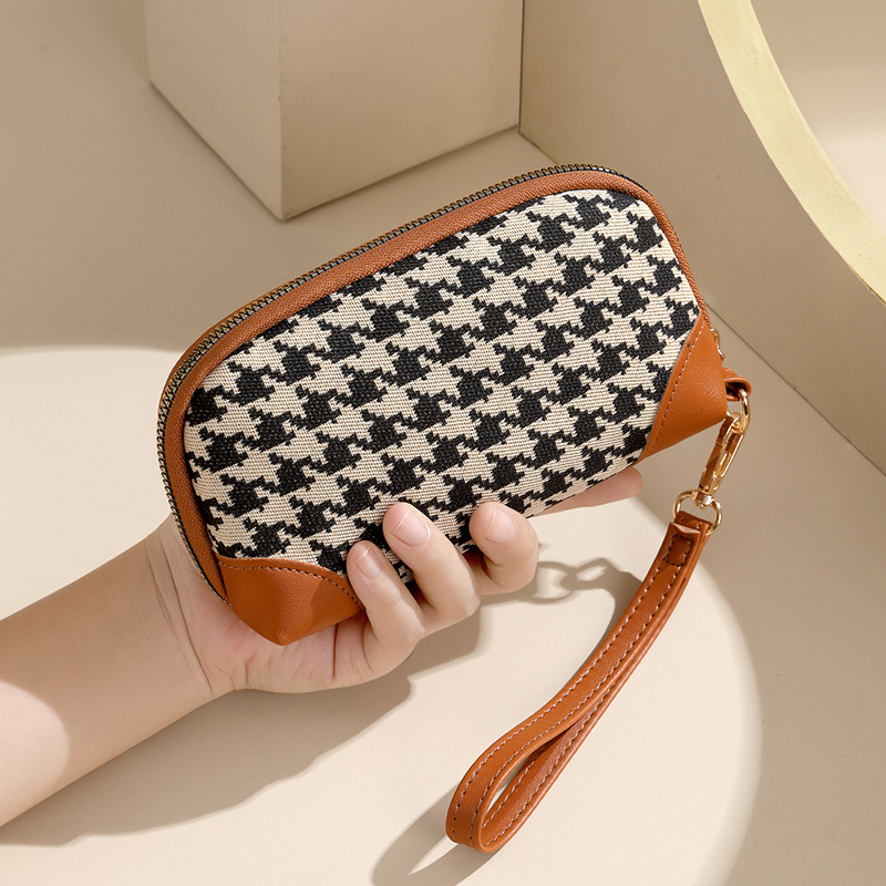 2023 New style zero wallet, women's wallet, clutch bag, long women's clutch bag, fashionable, elegant, high-end portable handbag Application Scenario