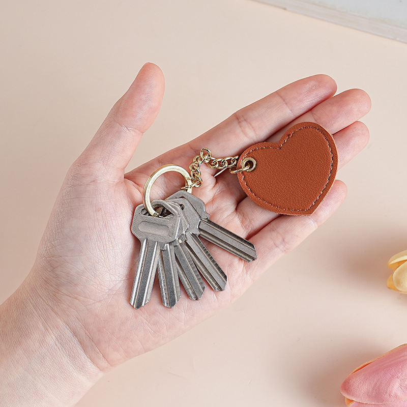 Cross-border in-stock leather keychains with love, cute bags, keychains, pendants, car key accessories, pendants details Picture