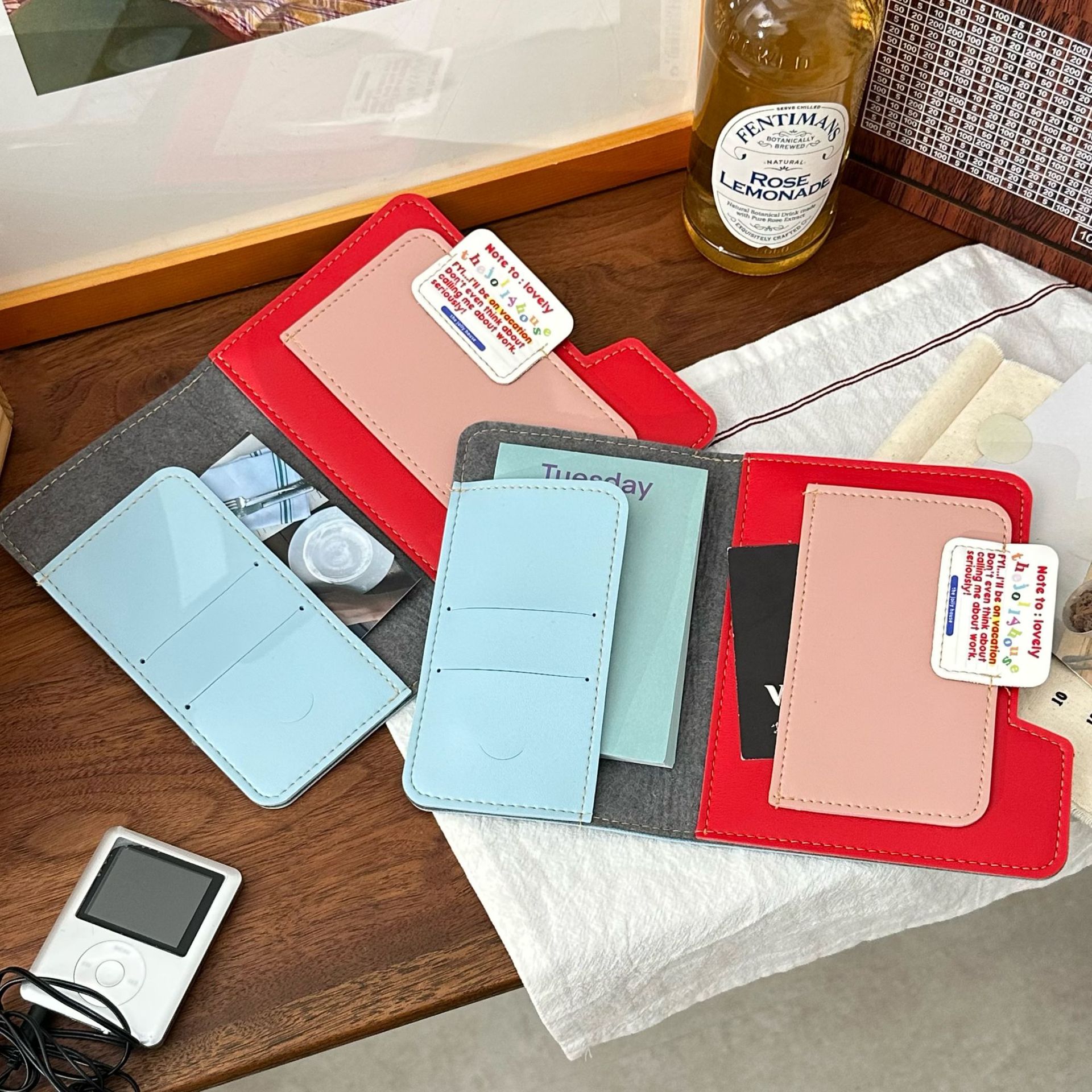 ins color-block passport bag 2025 New multi-functional passport card holder, document bag, storage bag, air ticket holder, wallet Specification drawing