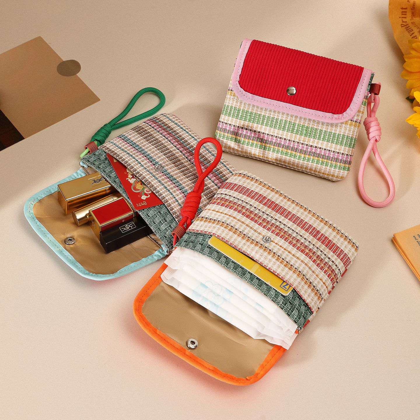Color-blocking large-capacity sanitary napkin bag, high appearance level, sanitary napkin storage bag, student portable storage bag, coin purse full figure
