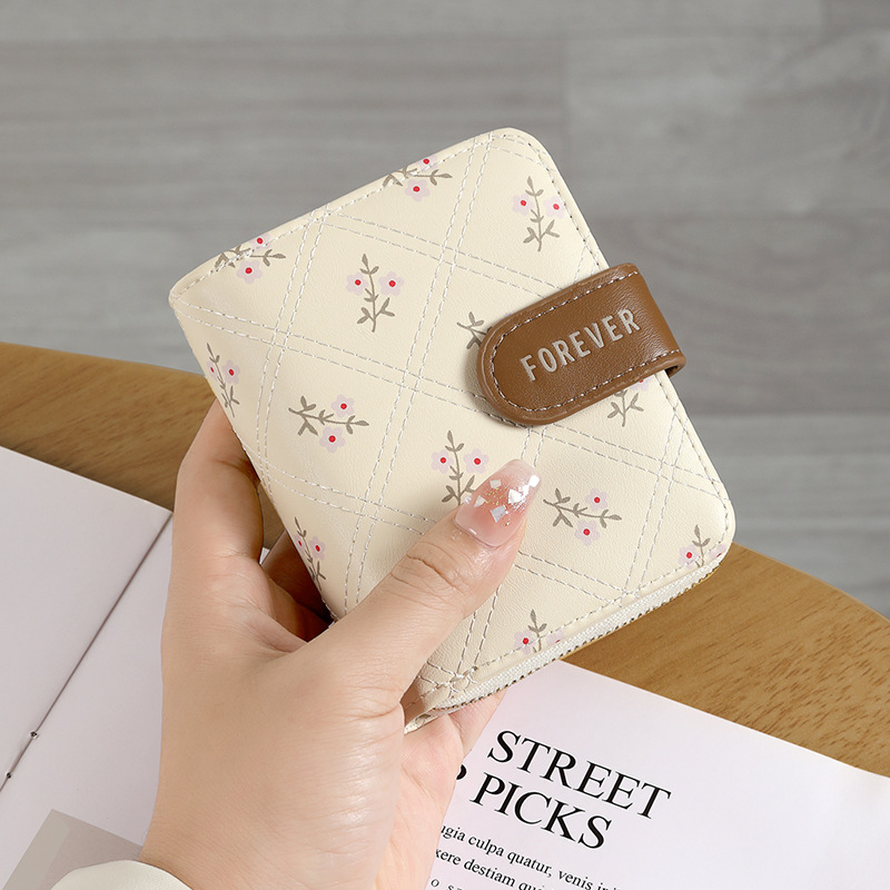 New floral print wallet for women, a fresh and simple printed wallet for girls, a cross-border women's wallet, short style Application Scenario