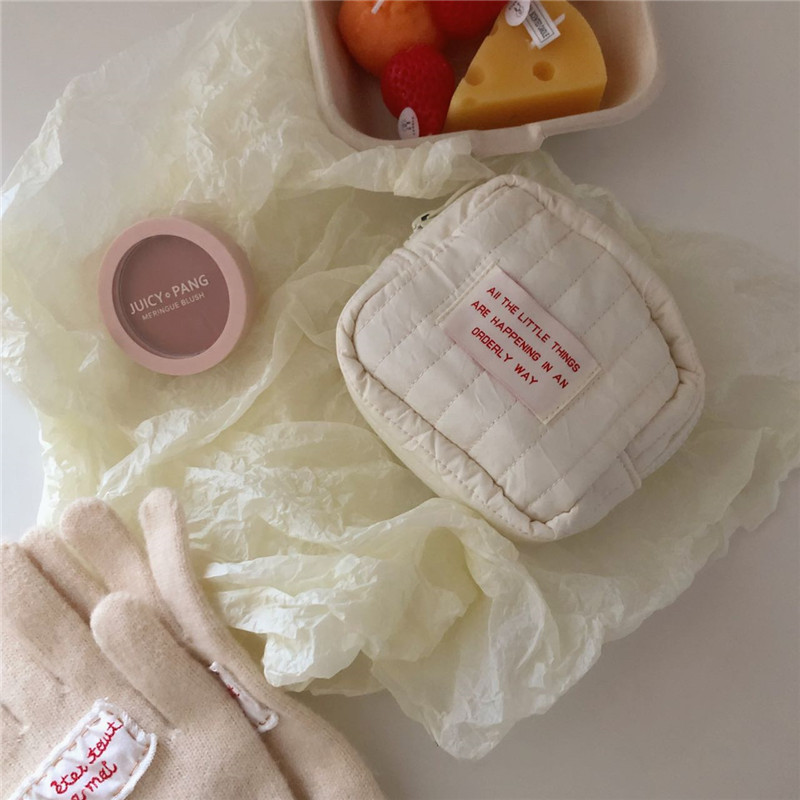 Korean-style simple square small makeup bag, student niche headphones, coin purse, portable lipstick storage bag for girls Specification drawing