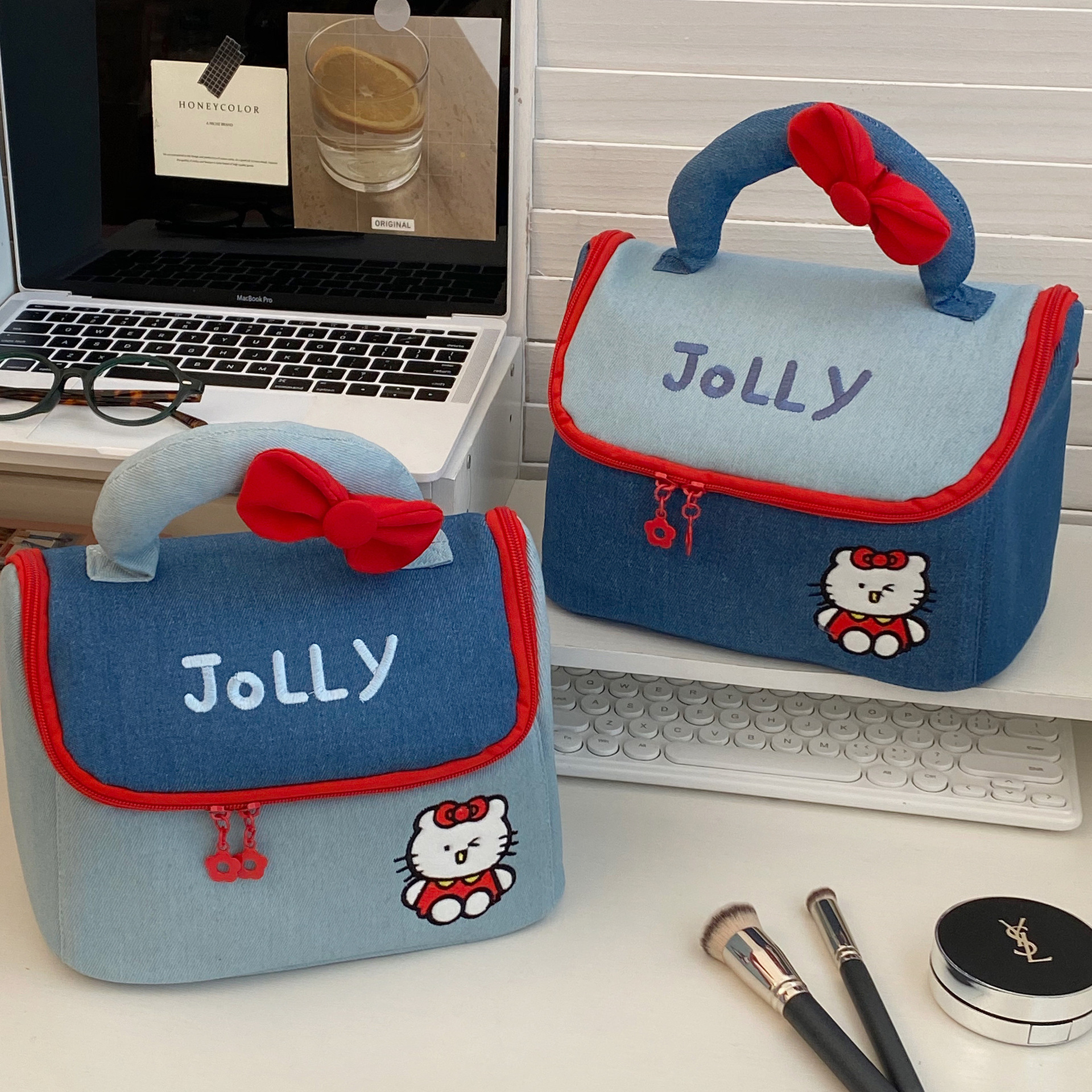 Original cute cat House makeup bag for women, new large-capacity cartoon hand-held storage bag, portable toiletry bag details Picture