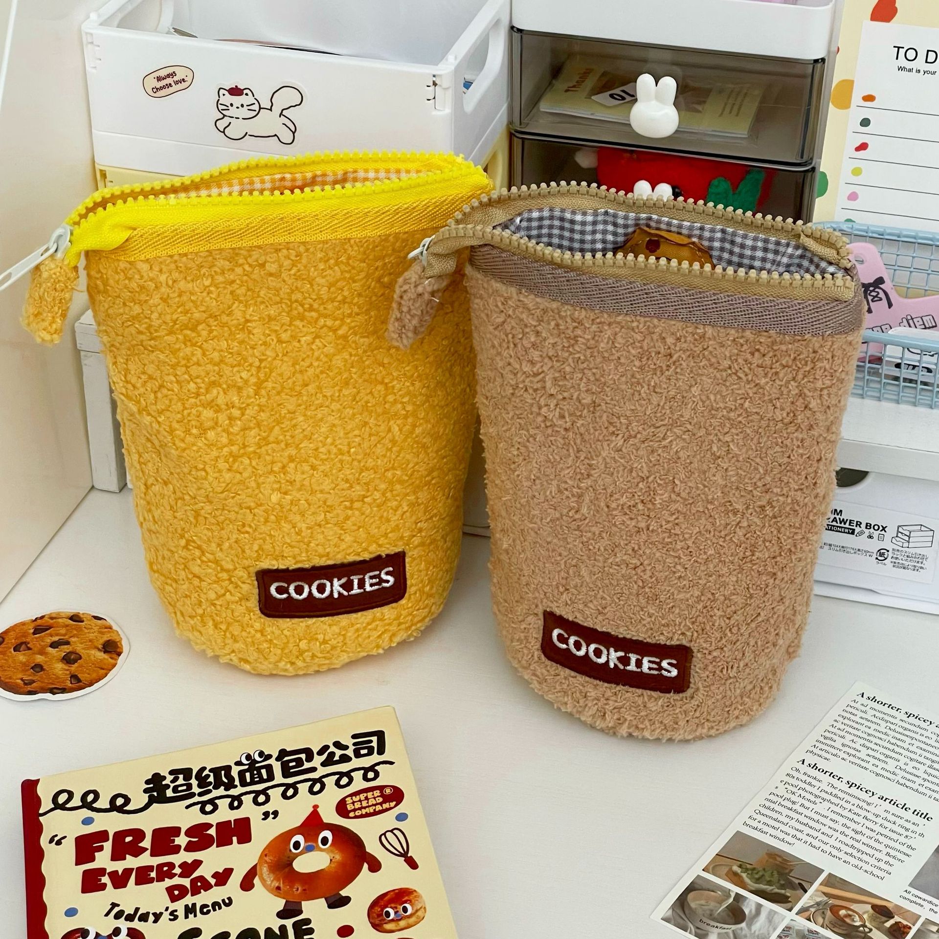 Cookie creative pen holder ins High appearance level student vertical flip foldable pen case large capacity desktop storage bag Specification drawing