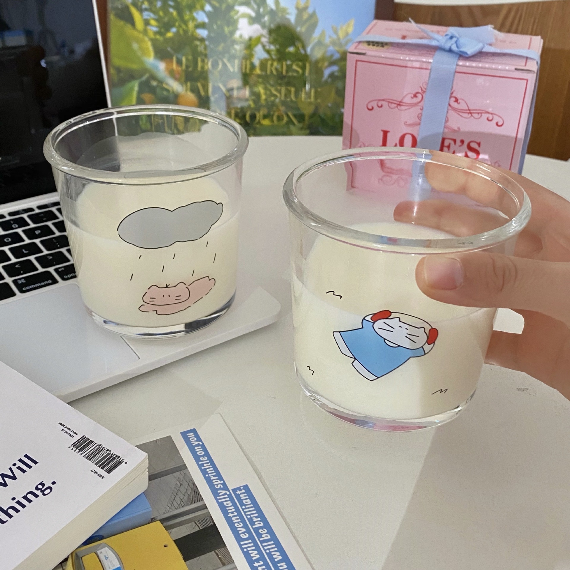 ins cute glass cold brew cup, coffee cup, creative cartoon water cup, couple glass cup, large-capacity drinking cup Item Picture