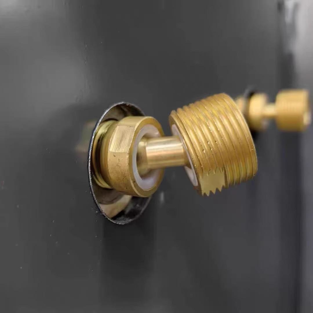 All-copper curved foot shower faucet with adjustable eccentric Angle, variable diameter curved foot Angle correction Angle joint and mixing valve details Picture