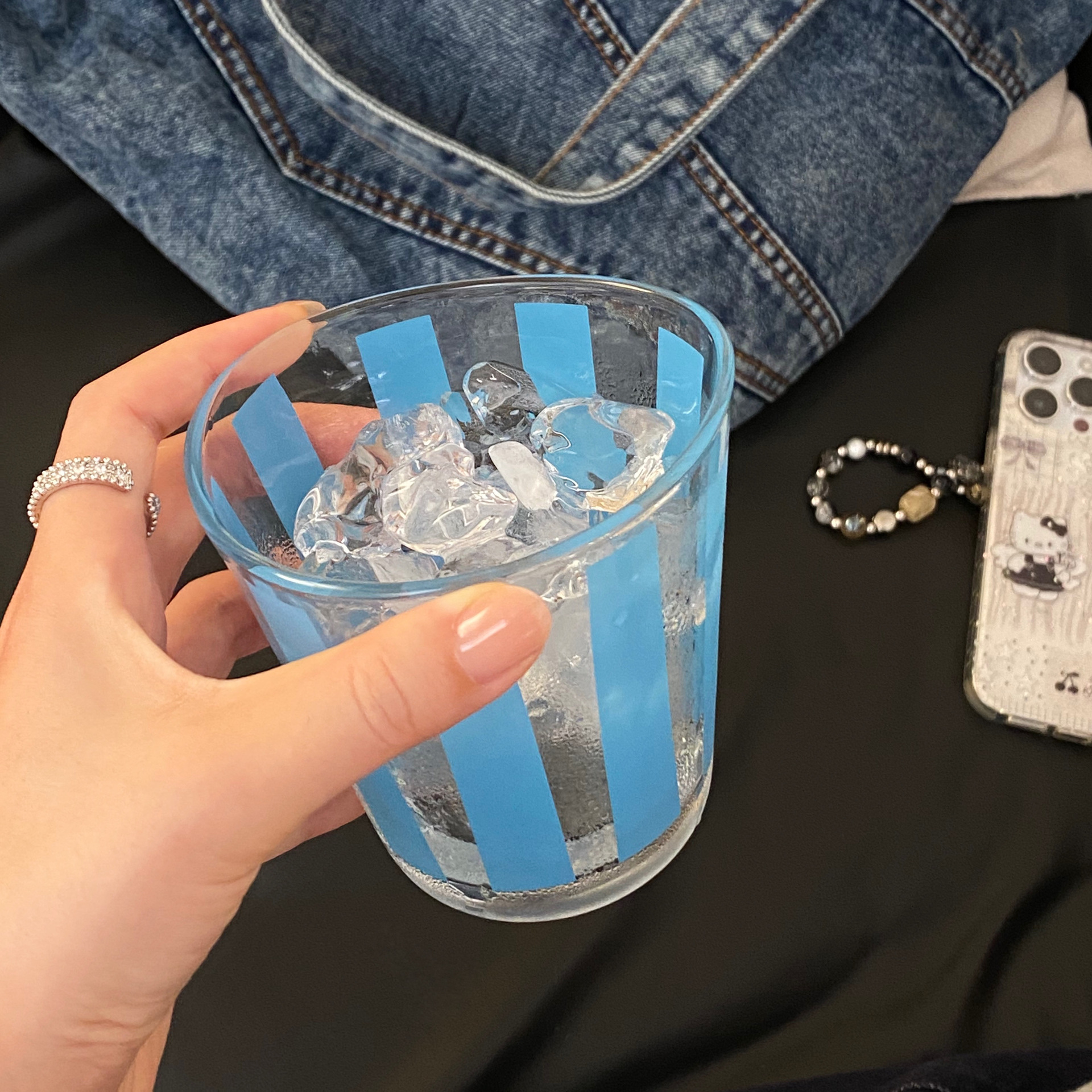 Self-made blue retro glass cups, striped water cups, creative juice cups, glass cups, irregular drinking cups, milk cups details Picture