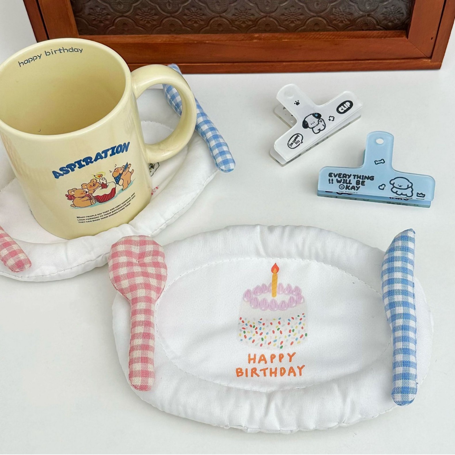 Dessert cake coaster, printed fabric, cotton-filled coaster, girlish heart, high appearance level, coffee mat, table decoration mat Application Scenario