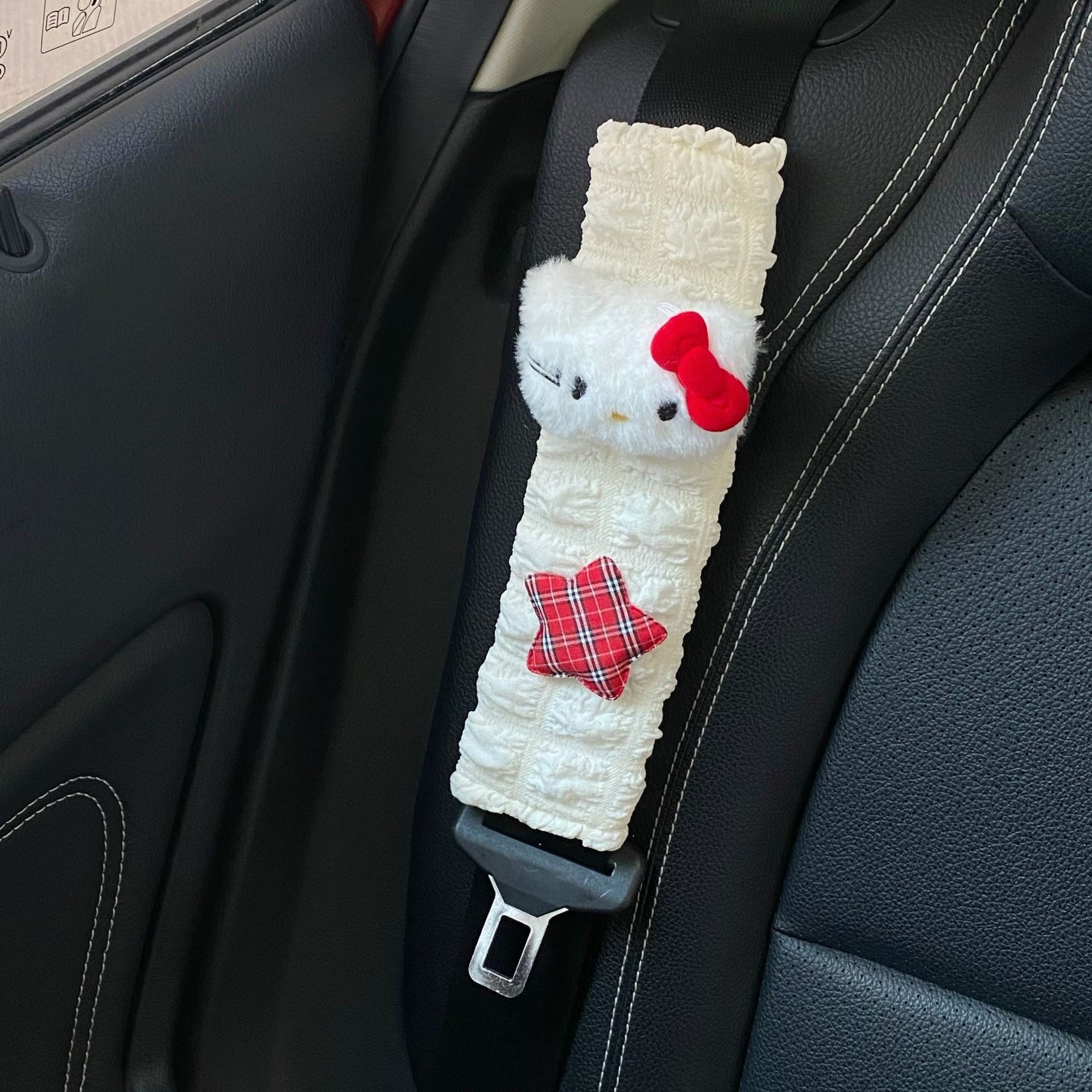 Cartoon five-pointed star cat seat belt shoulder Guard 2025 New style female car interior shoulder anti-strangling neck protection cover Specification drawing