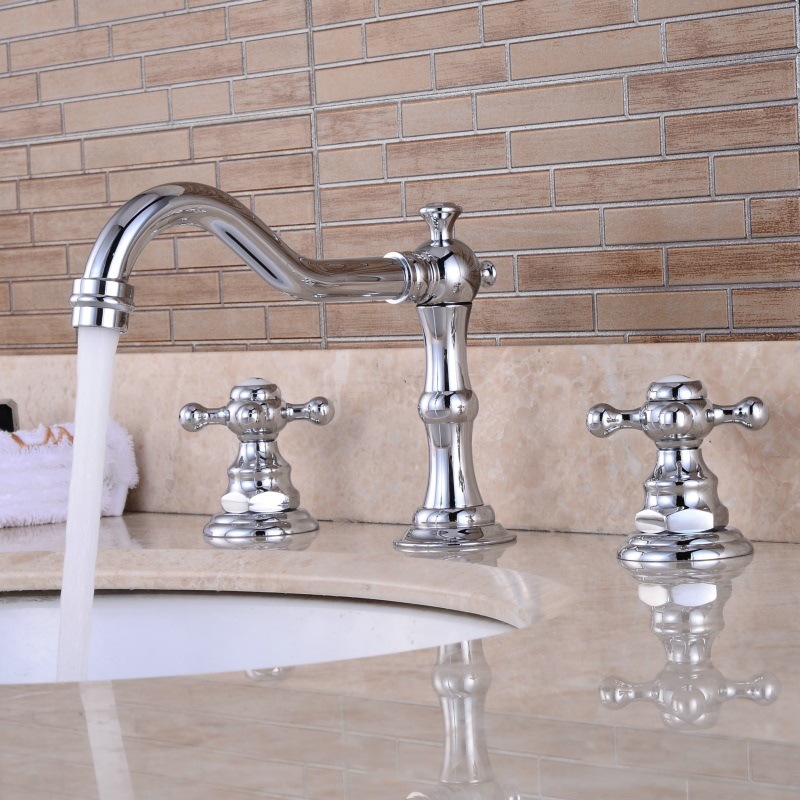 European-style faucet, antique three-hole faucet, all-copper hot and cold 8-inch chrome-plated American countertop basin faucet, rotating Application Scenario