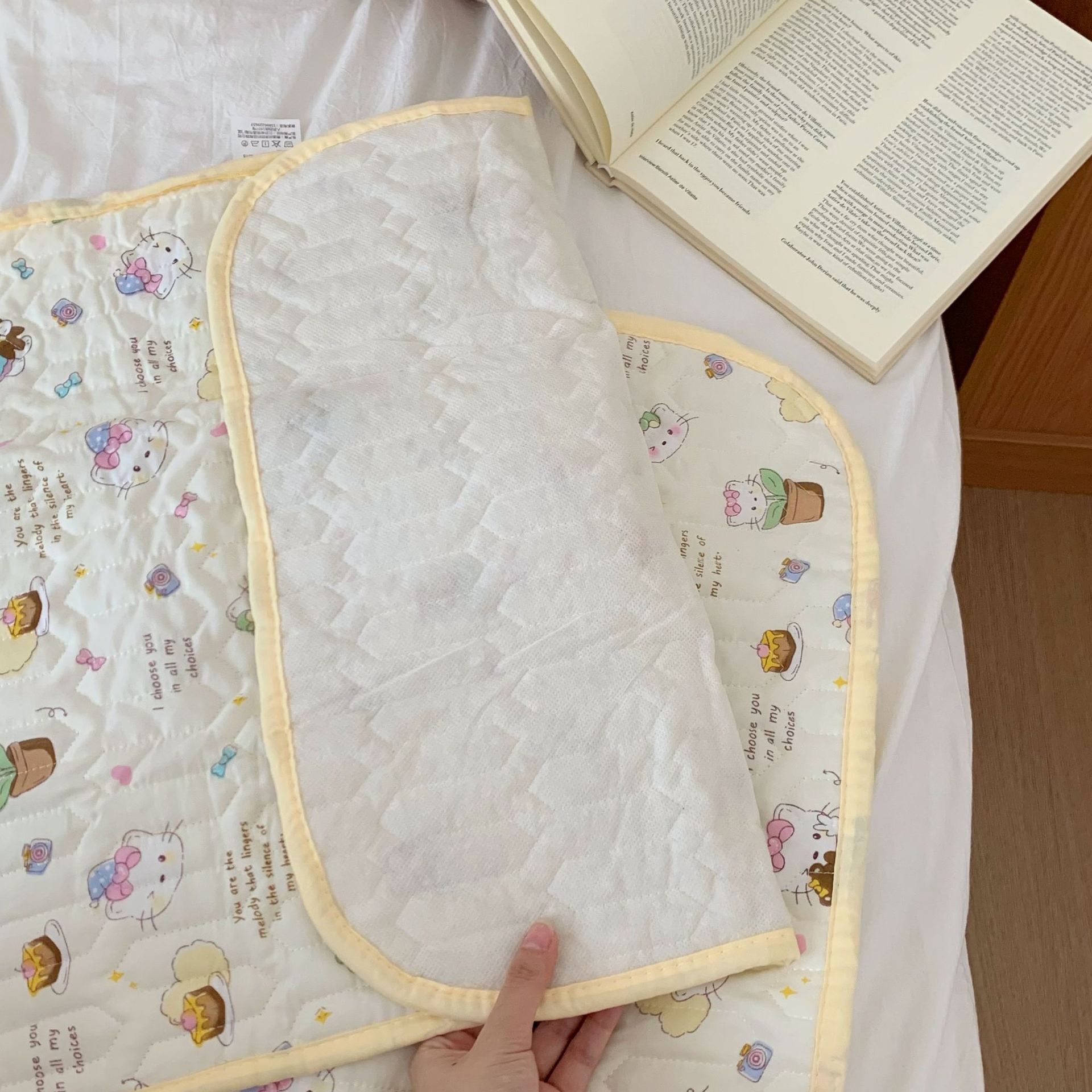 Cute cat menstrual pad, summer breathable urine isolation pad, menstrual mattress, washable and waterproof for women, menstrual pad, leak-proof Specification drawing