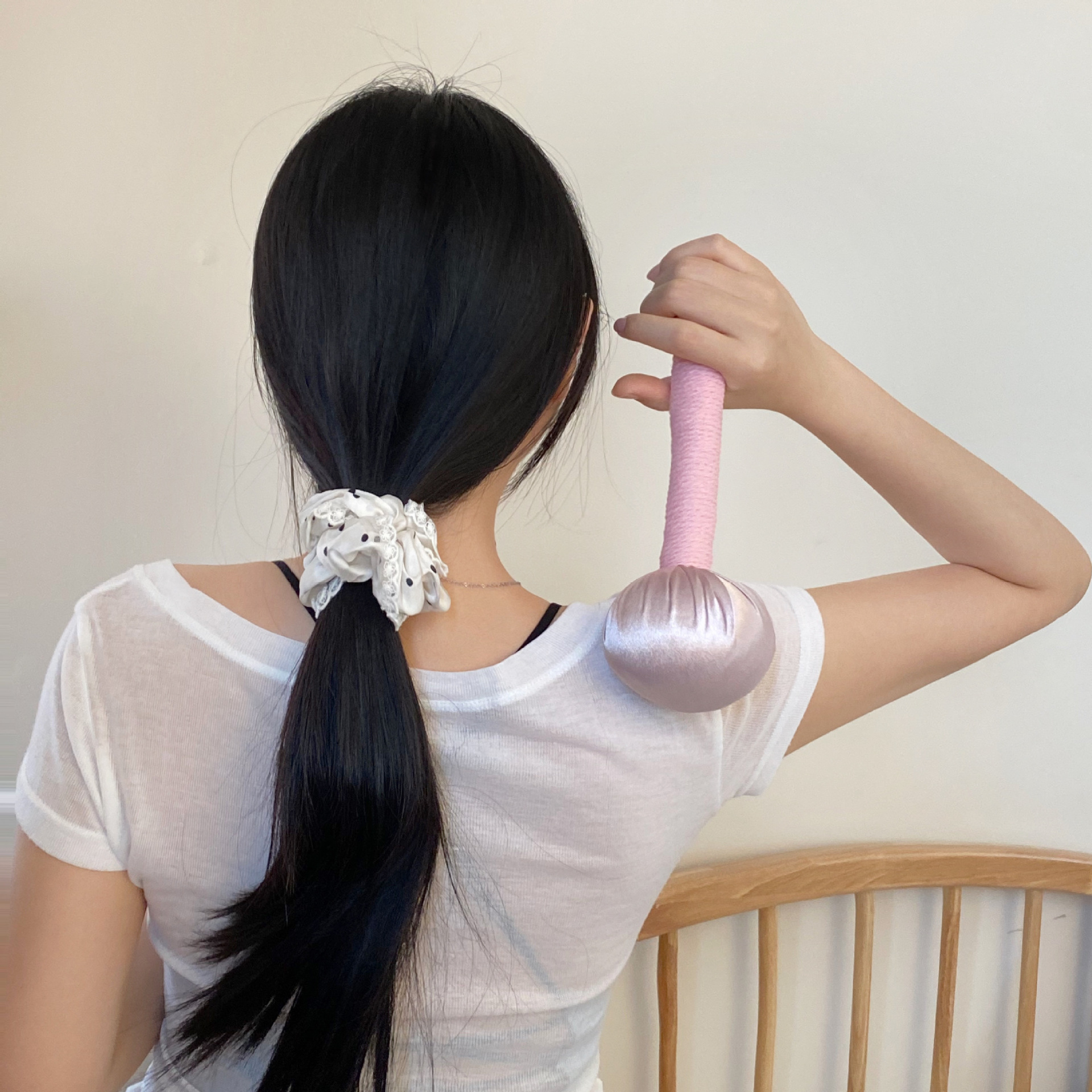 Pink mugwort health hammer, hand-held office massage, shoulder and neck tapping stick, tapping the eight deficiency meridians, tapping the cervical vertebrae Specification drawing