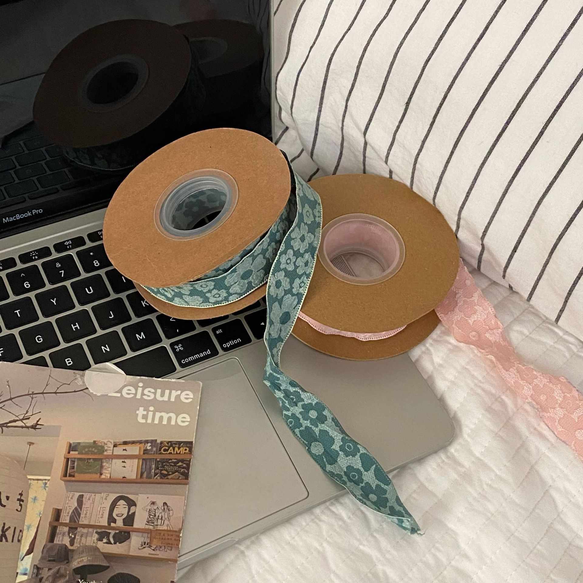 New diy anti-slip steering wheel strap, wear-resistant and anti-sweat hand cover, camellia embossed flower ribbon steering wheel cover Application Scenario