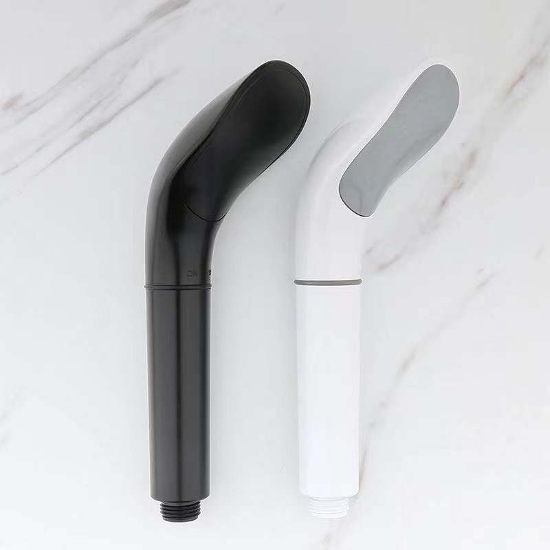 Korean-style pressurized and shock-resistant showerhead for bathing, simple Japanese-style shower head, large water outlet nozzle set, detachable for household use Application Scenario