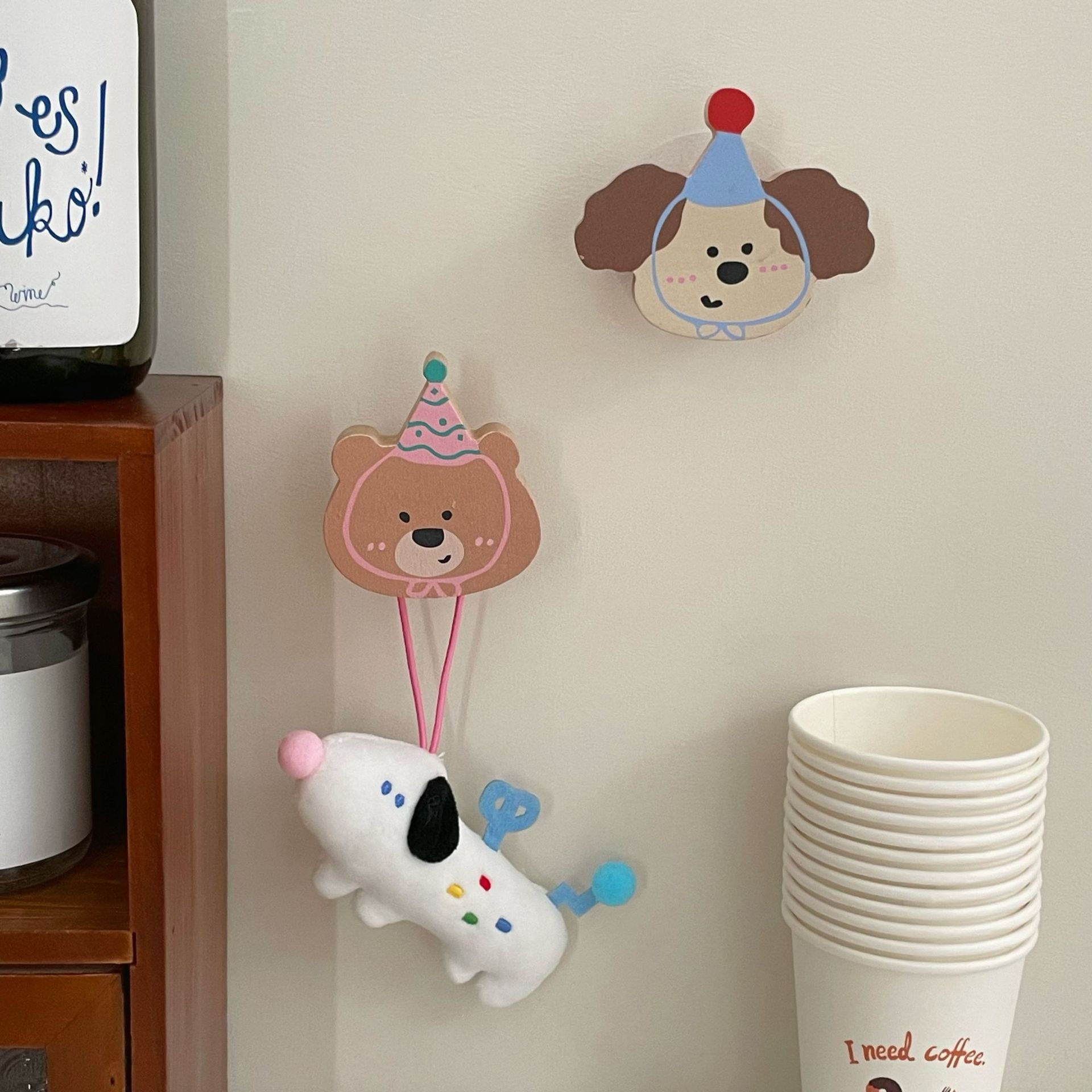 Cute cartoon beech wood wooden hook animal series for storing sundries, a heartwarming decoration for dormitory girls full figure