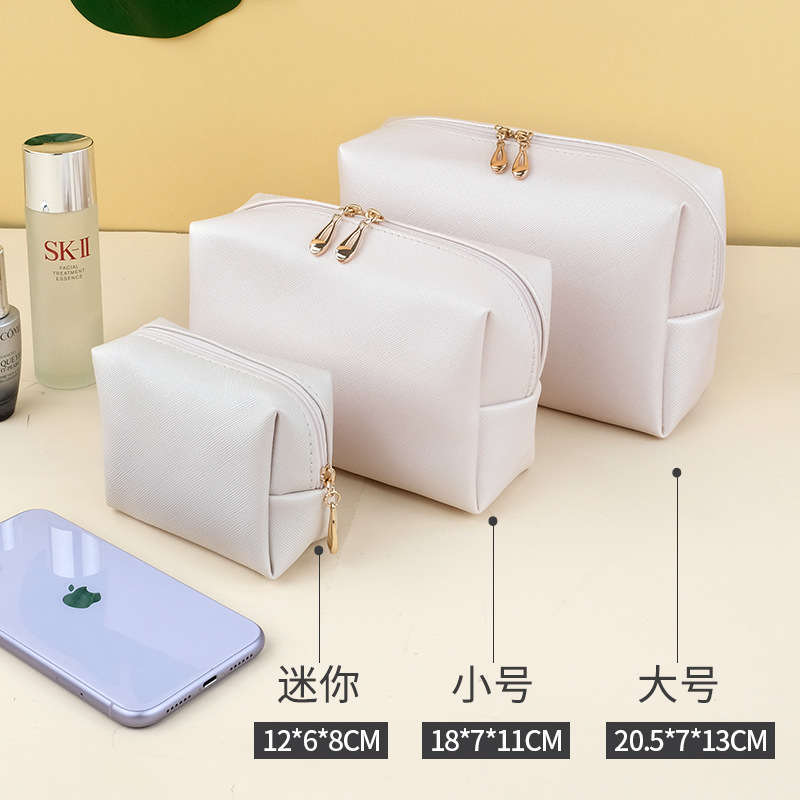 Customized cosmetic bags for women, a bestseller in foreign trade, are portable, square, waterproof and cute travel toiletries and storage bags for wholesale full figure