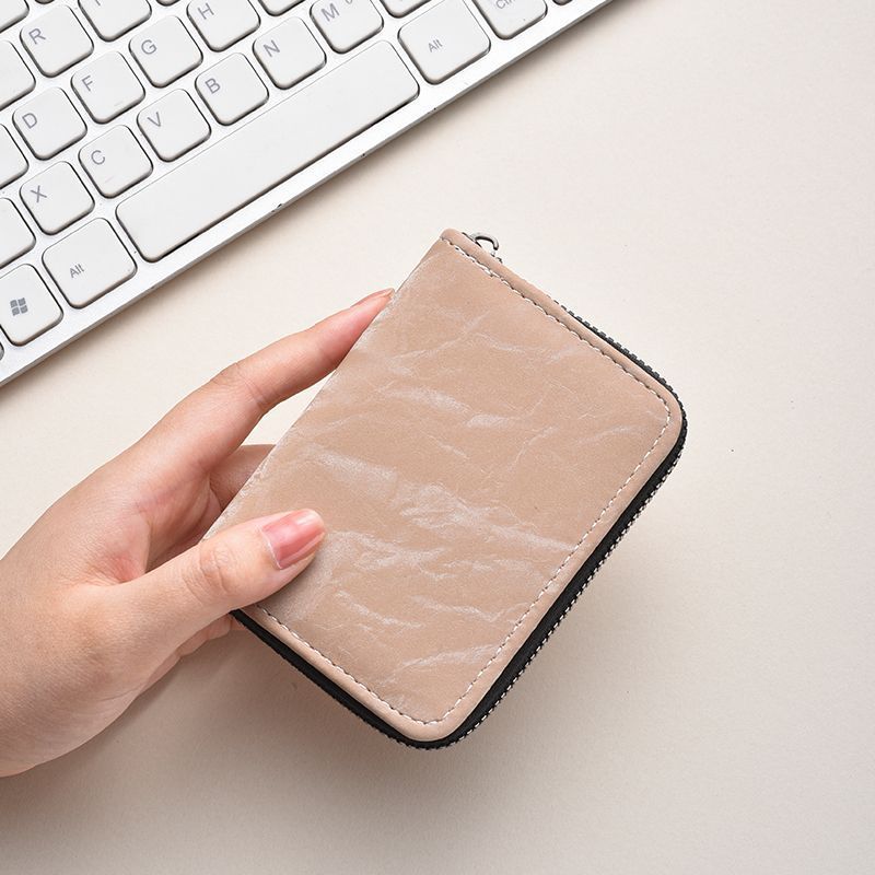 New, fresh and elegant multi-slot large-capacity ID card holder, exquisite and high-end card anti-demagnetization and anti-theft loose change card holder Application Scenario