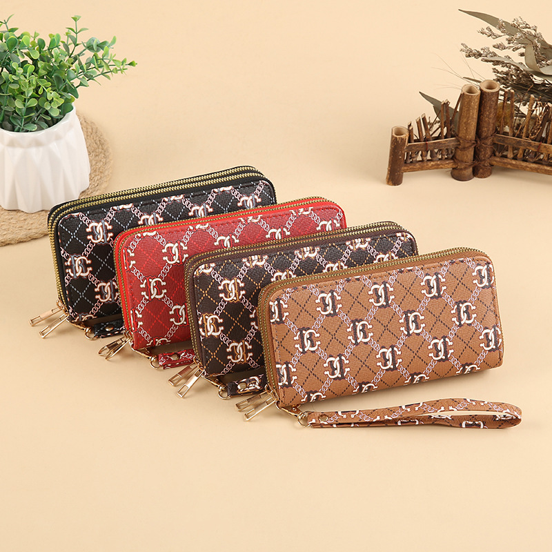 New European and American fashion wallets for women, new long wallets for ladies, large-capacity zipper clutch bags, mobile phone bags wholesale Application Scenario