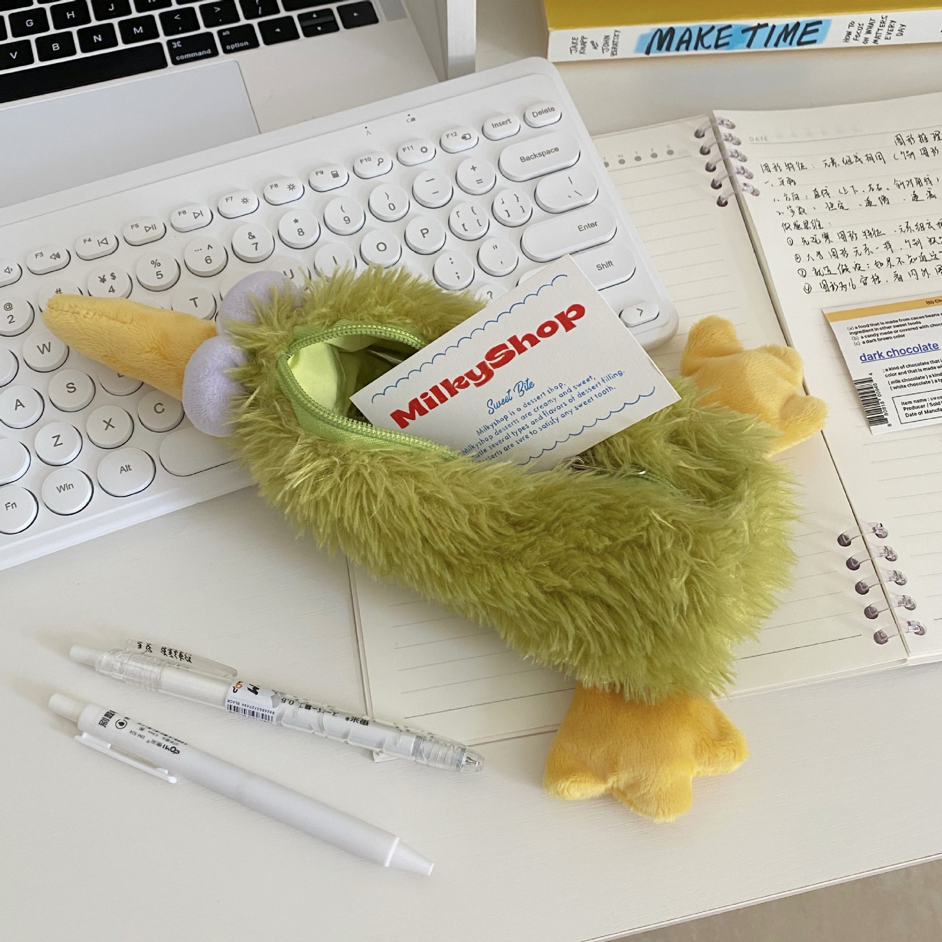 Xiaohongshu's same style ~ Kiwi Bird pencil case, high appearance level, junior high school girls' stationery box, cute large capacity pencil case for girls Application Scenario