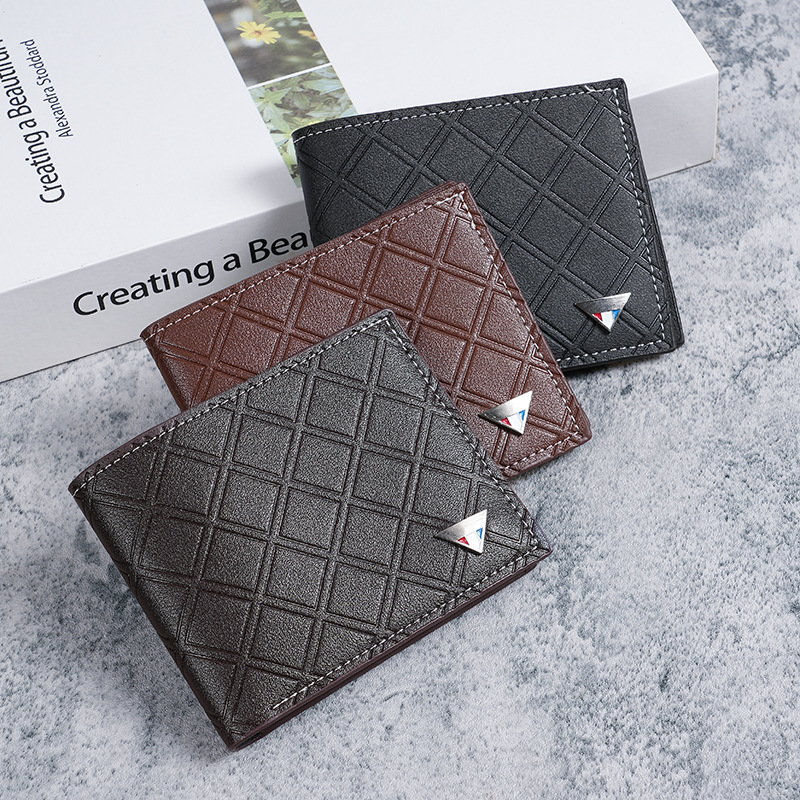 New men's wallet, short wallet, fashionable and casual for young men, checkered with multiple slots, thin soft leather wallet, and coin purse Application Scenario