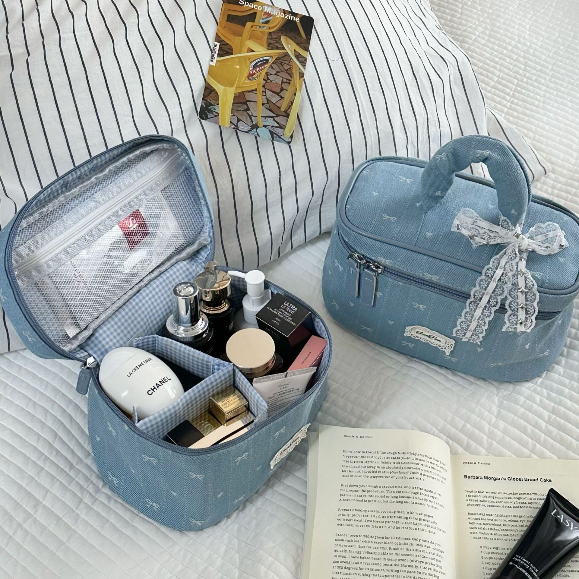 Denim lace makeup bag 2025 New style, large capacity, high-end feel, bow compartment storage bag, hand-held makeup bag Application Scenario