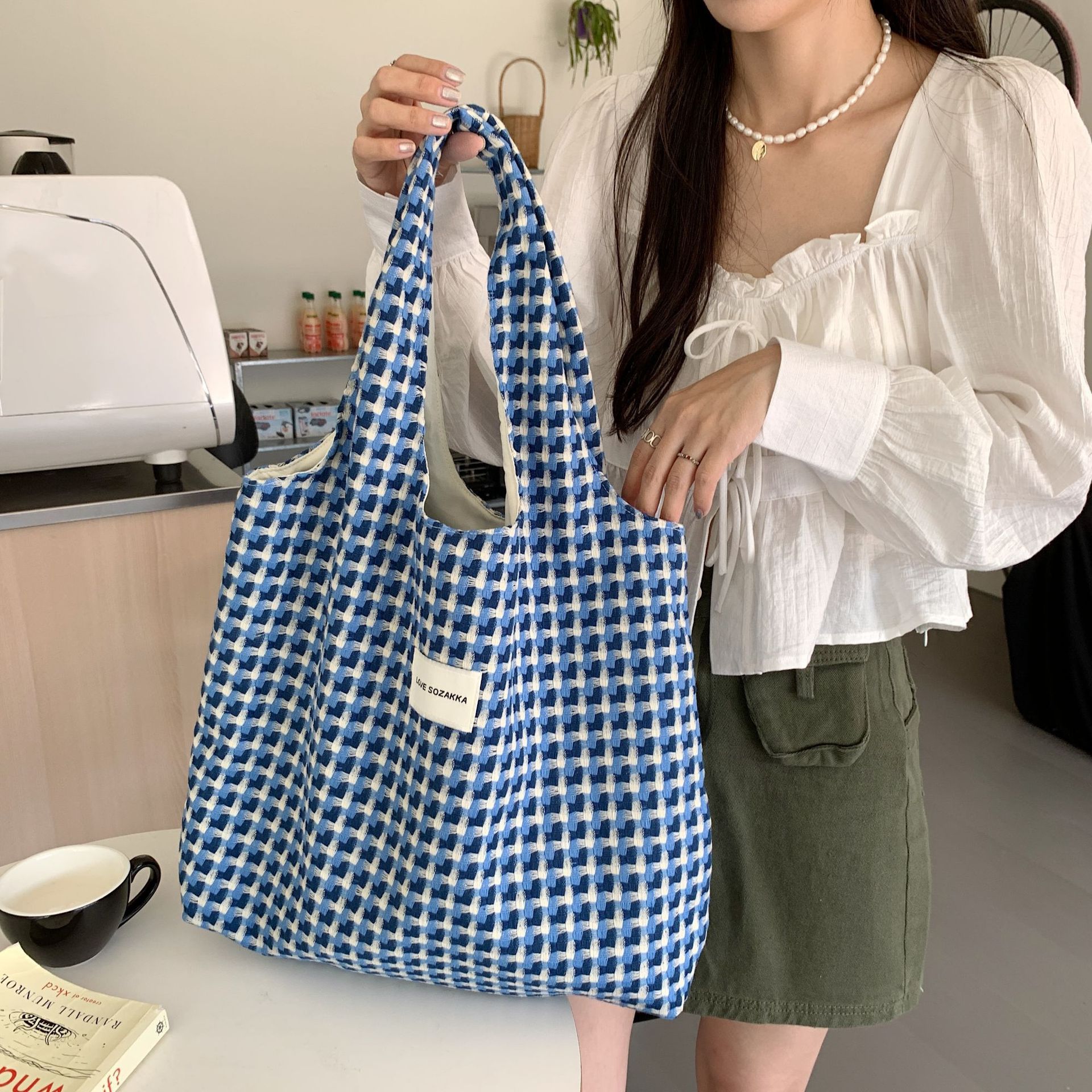 28161 Korean version refreshing lake blue vest bag, fashionable checked woven hand-held shoulder bag, student class cloth bag Application Scenario