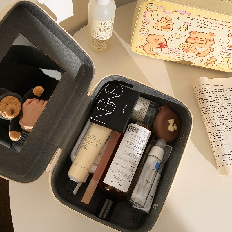 Super popular ~ Butter Bear Makeup Bag for Women, large-capacity portable storage box, cosmetics storage box with mirror details Picture