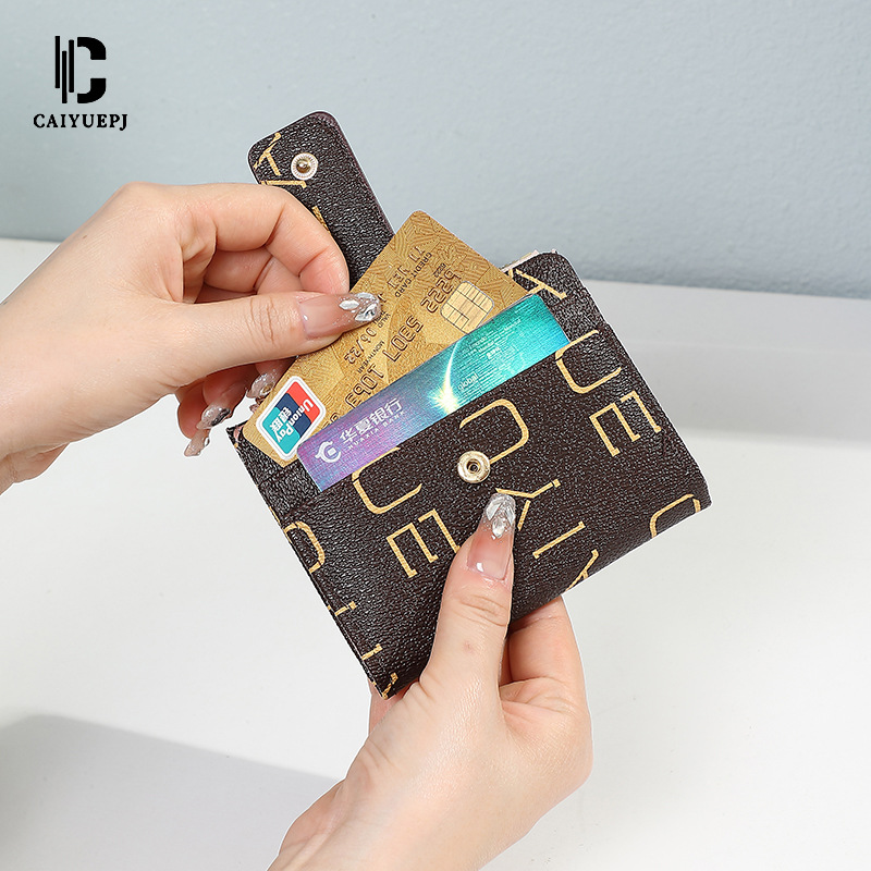 New short women's wallet with fashionable letter print card bag, simple and multi-slot coin purse, cross-border wallet Application Scenario