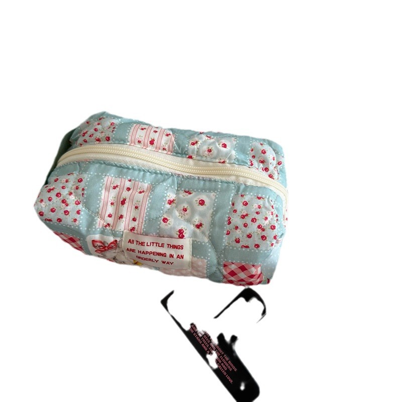 Cute Showa Little Lamb makeup bag, girlish heart, large capacity, high appearance level, toiletries bag, portable travel storage bag Item Picture