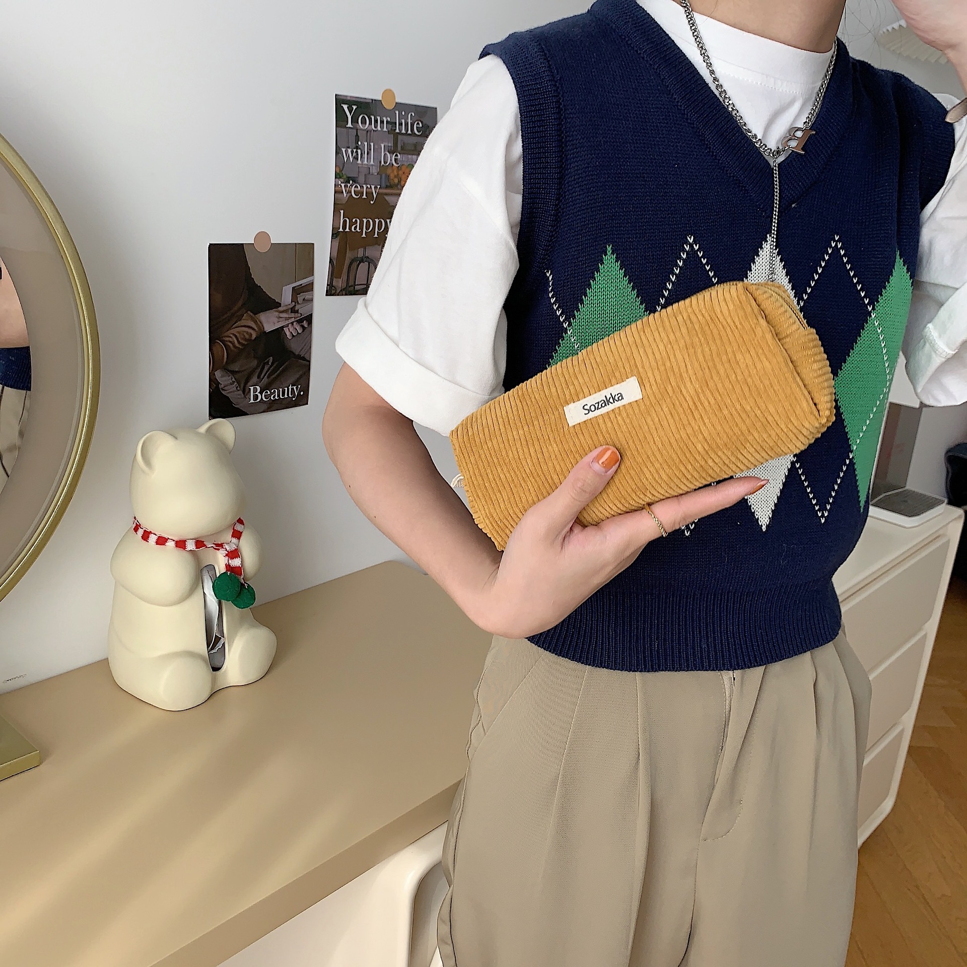 【 In Stock 】32131 Vintage corduroy solid color pen case, artistic and simple stationery bag, high school student storage bag Item Picture