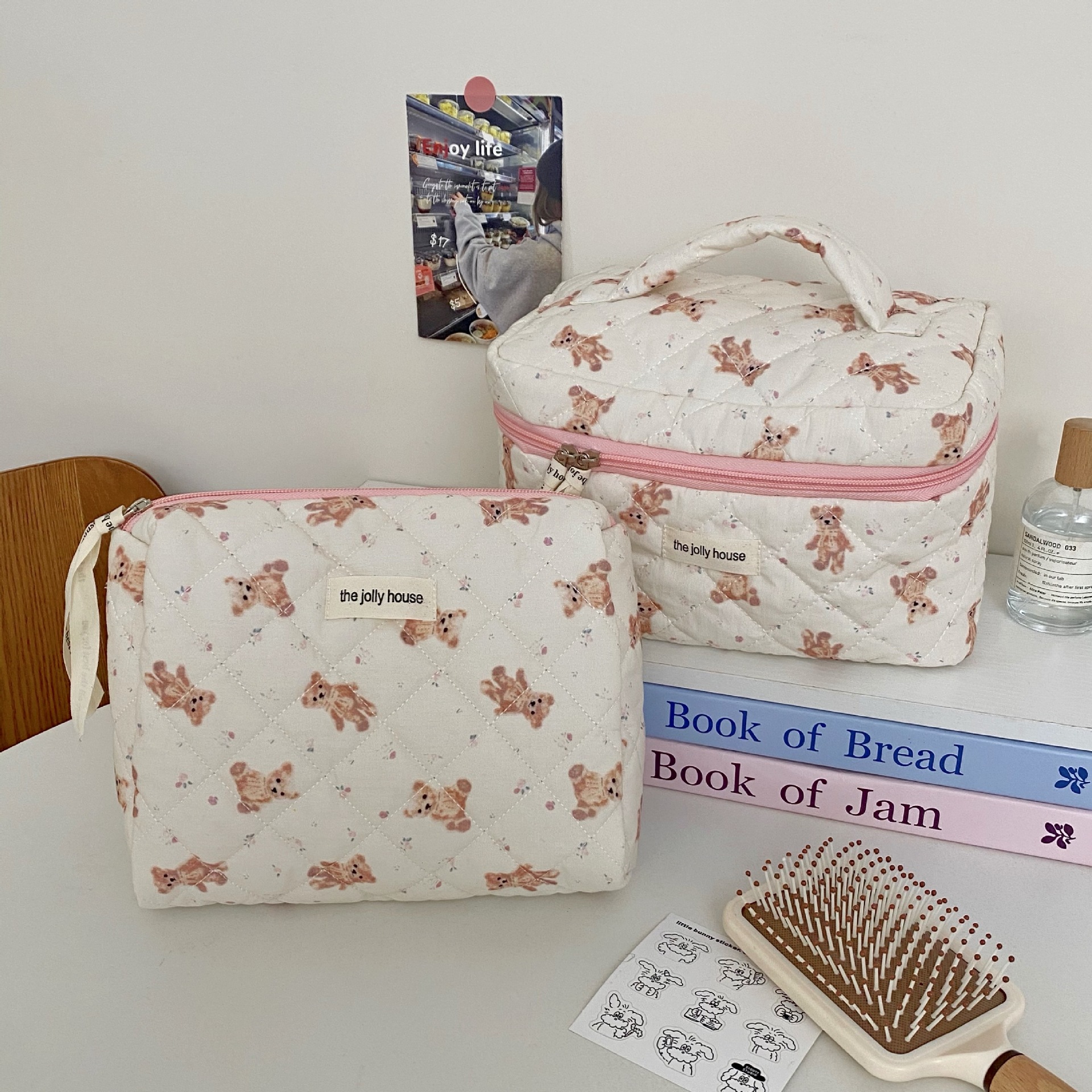 Cross-border pink bear makeup bag, women's portable large-capacity hand-held toiletry bag, cosmetics and skin care products storage bag details Picture