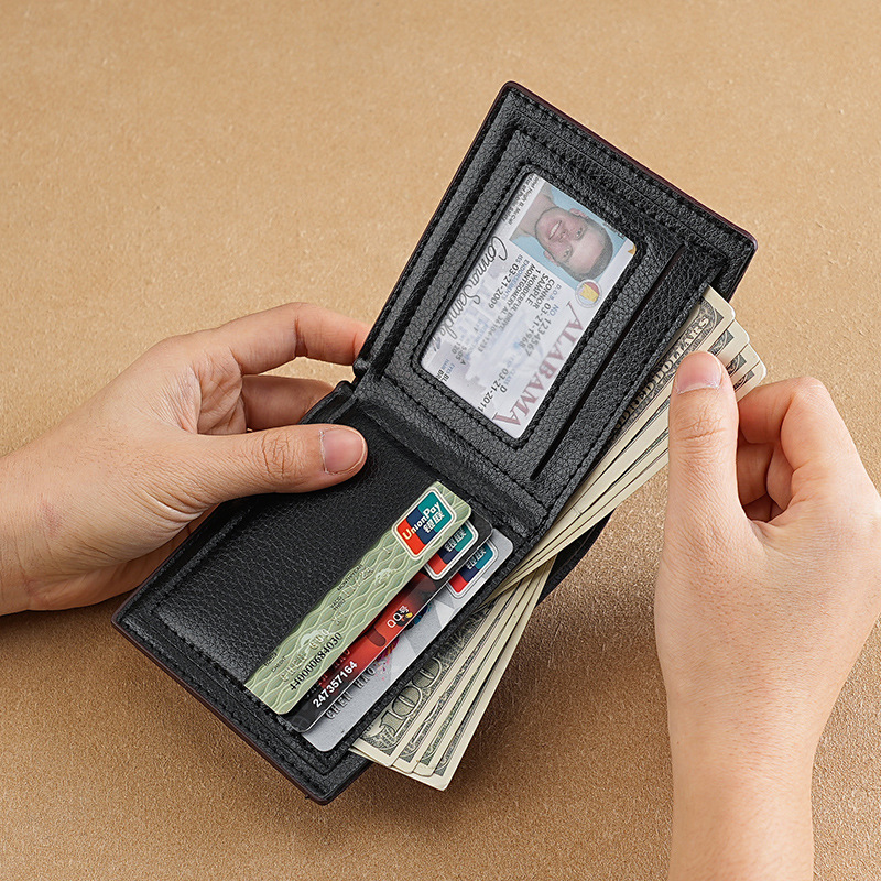 Cross-border crocodile-patterned wallets for men, horizontal wallets, business, casual and fashionable short small wallets, wholesale from the manufacturer Application Scenario