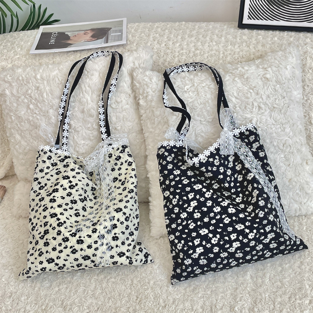 5322 Gentle and girlish design New patchwork lace bow single-shoulder bag black floral canvas bag details Picture