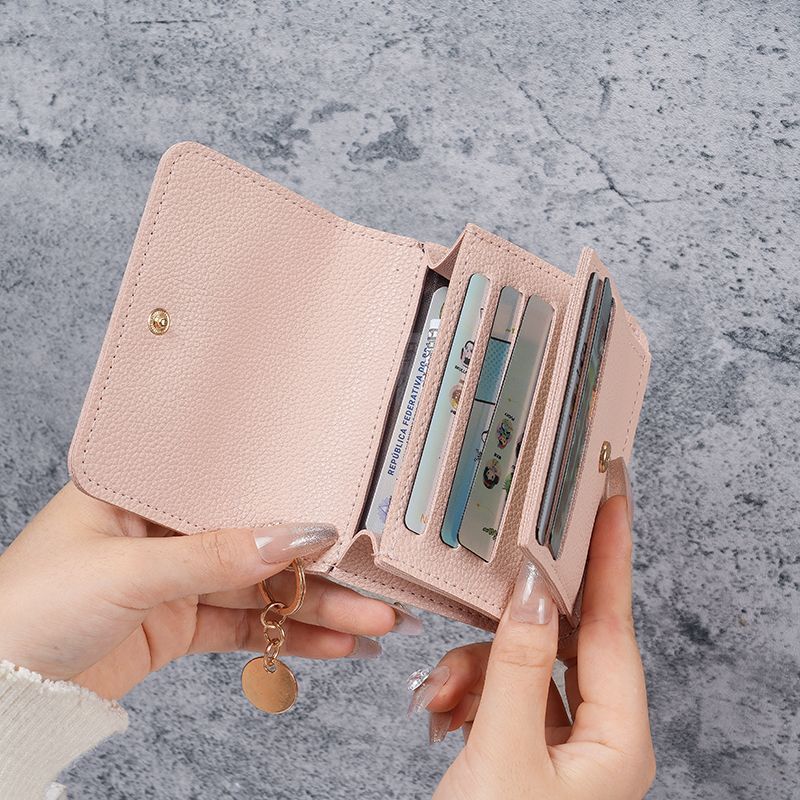 The 2024 new style card case is a short, cute and compact ladies' coin purse with a simple and light luxury leather ID card storage bag and a thin design details Picture