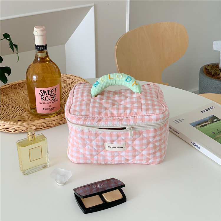 Korean style Instagram checkered makeup bag, high appearance level, large-capacity portable cosmetics storage bag, toiletry bag, high-end feel for women details Picture