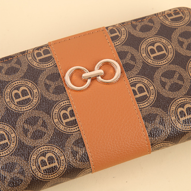 New wallet print splicing lightweight portable large-capacity clutch, multi-functional zipper clutch Application Scenario