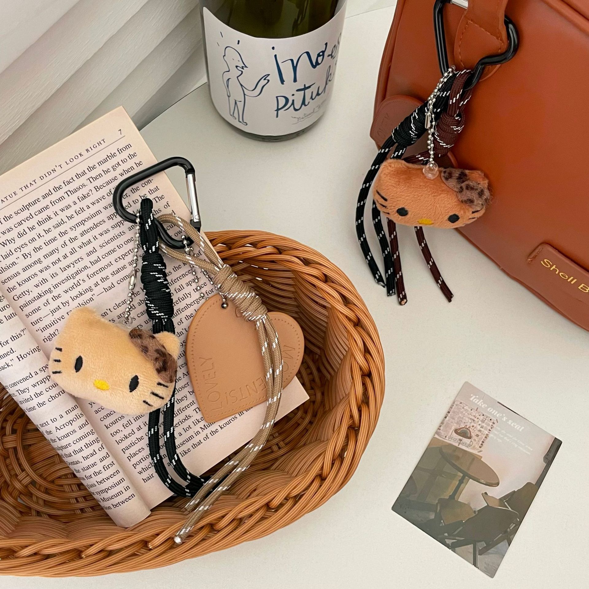 Girlish cartoon black leather cat pendant, cute Instagram bag, mobile phone chain, diy pendant, hanging decoration, keychain, hanging rope Application Scenario