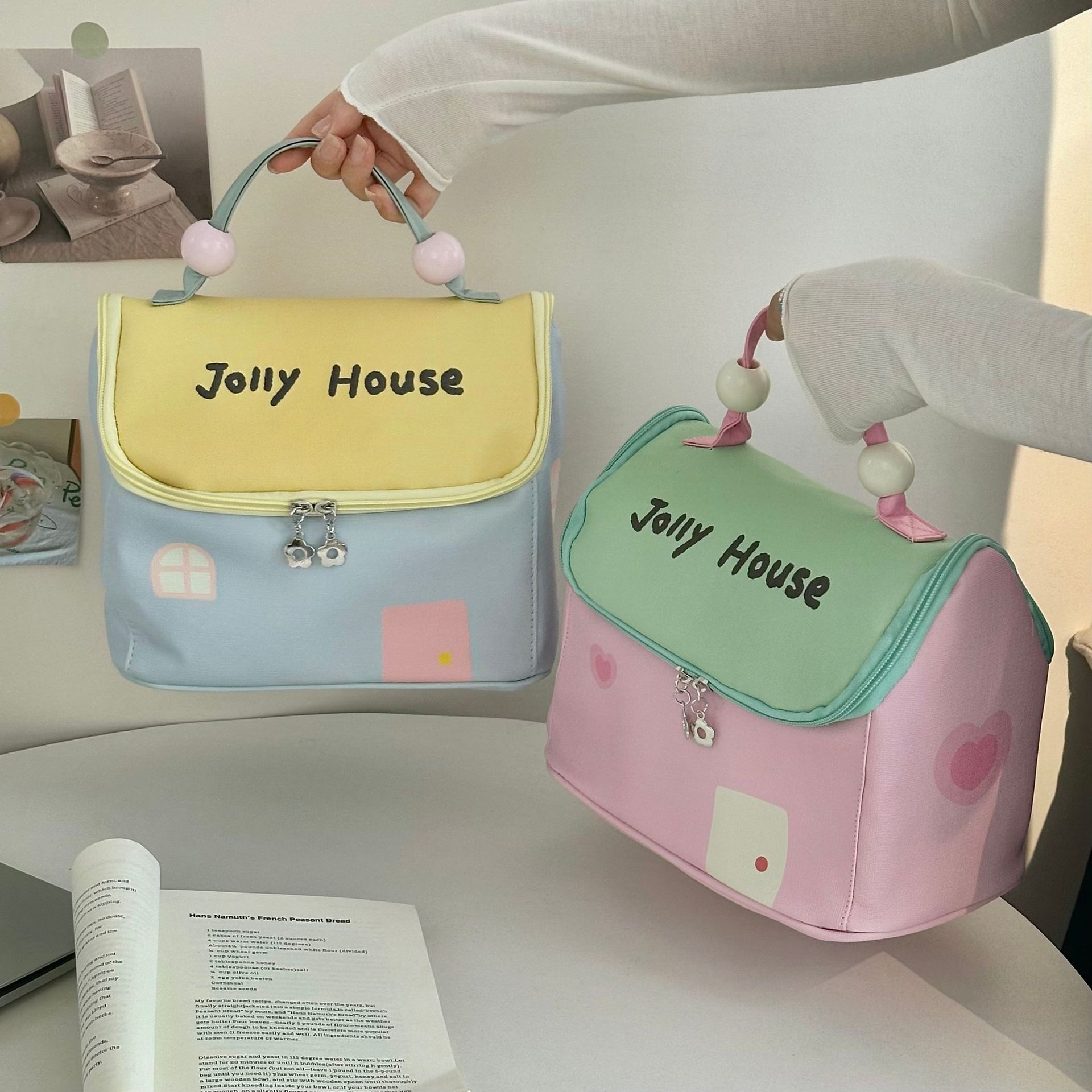 Small house makeup bag, large-capacity portable travel storage bag for women, high appearance level girls' handbag, travel bag wholesale Specification drawing