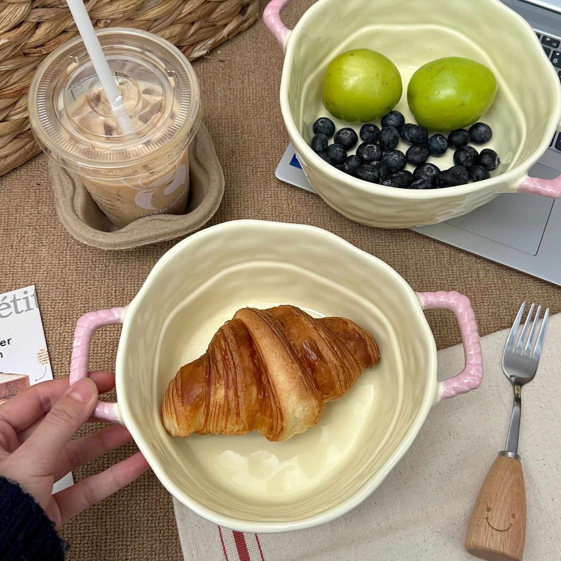 High-quality double-eared ceramic tableware for home use and dormitories, instant noodle bowls, soup bowls, noodle bowls, salad and fruit bowls, baking bowls Application Scenario