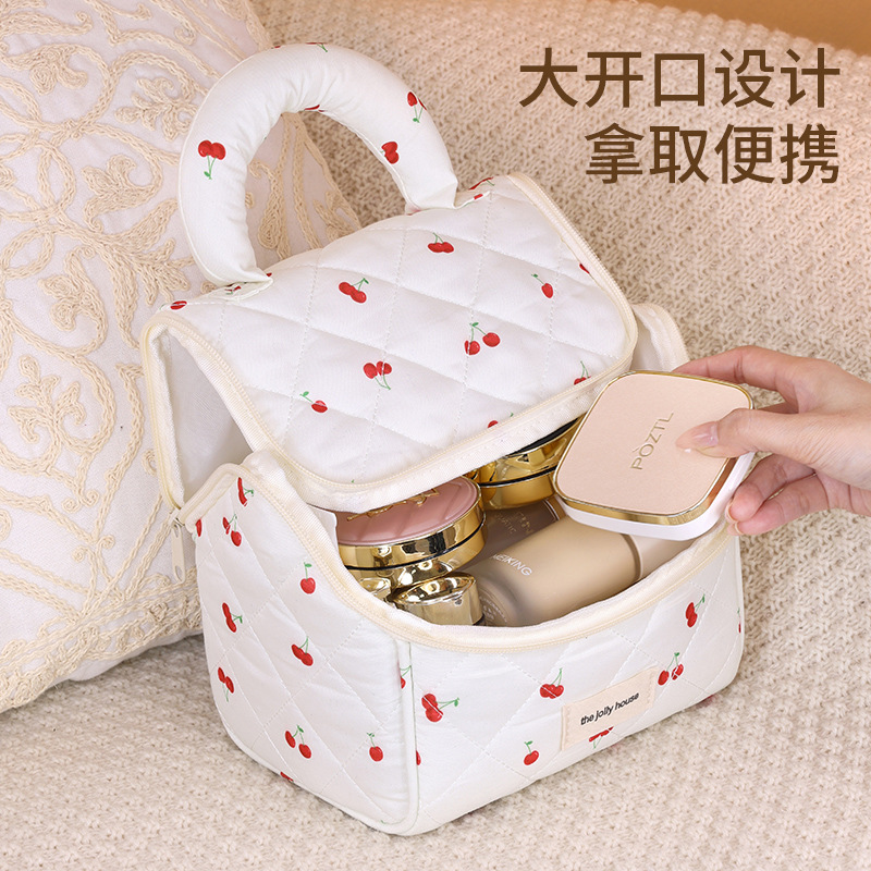 New cross-border cute little cherry makeup bag, travel portable large-capacity cosmetics storage bag, travel toiletries bag Application Scenario