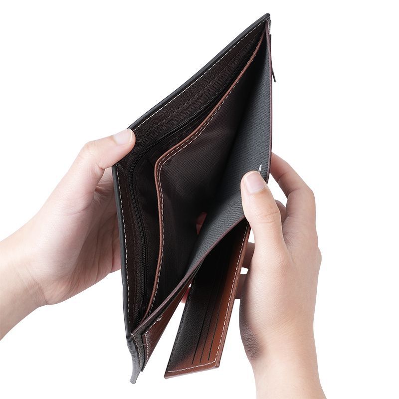 The new men's wallet with spliced hinges is a short and stylish two-in-one frosted multi-slot large-capacity wallet with multiple layers Application Scenario