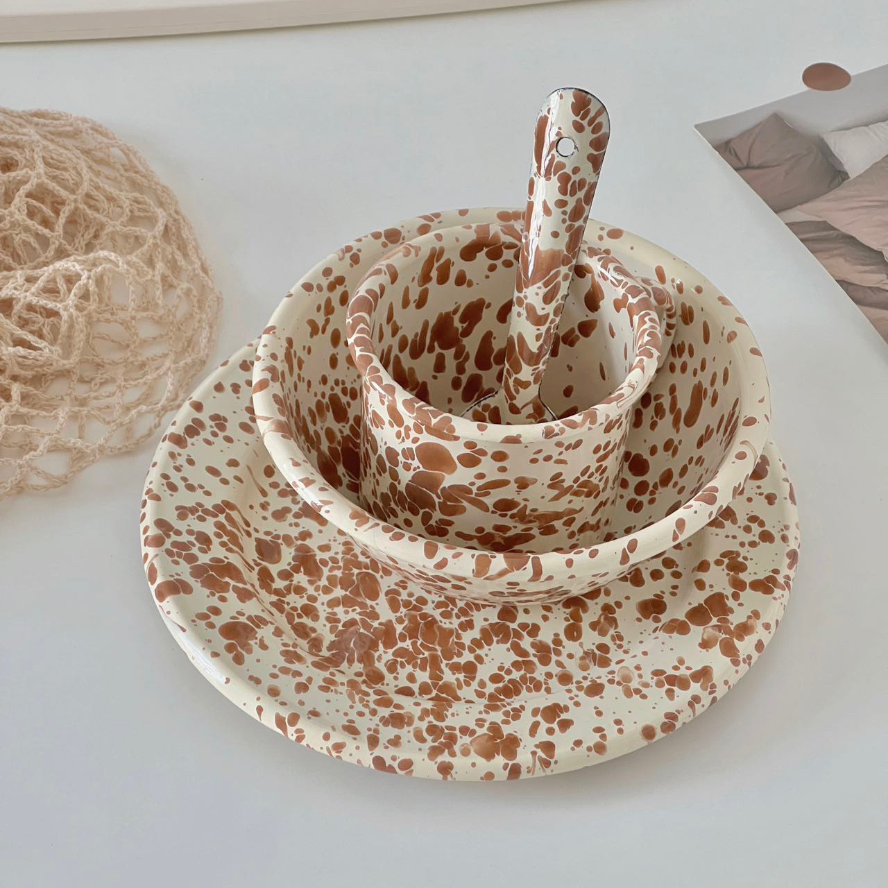 Korean-style inS-style enamel splashed ink cups and bowls, cereal fruit salad bowls, popular splashed ink cups, flat plates, spoons, cups and plates set Application Scenario