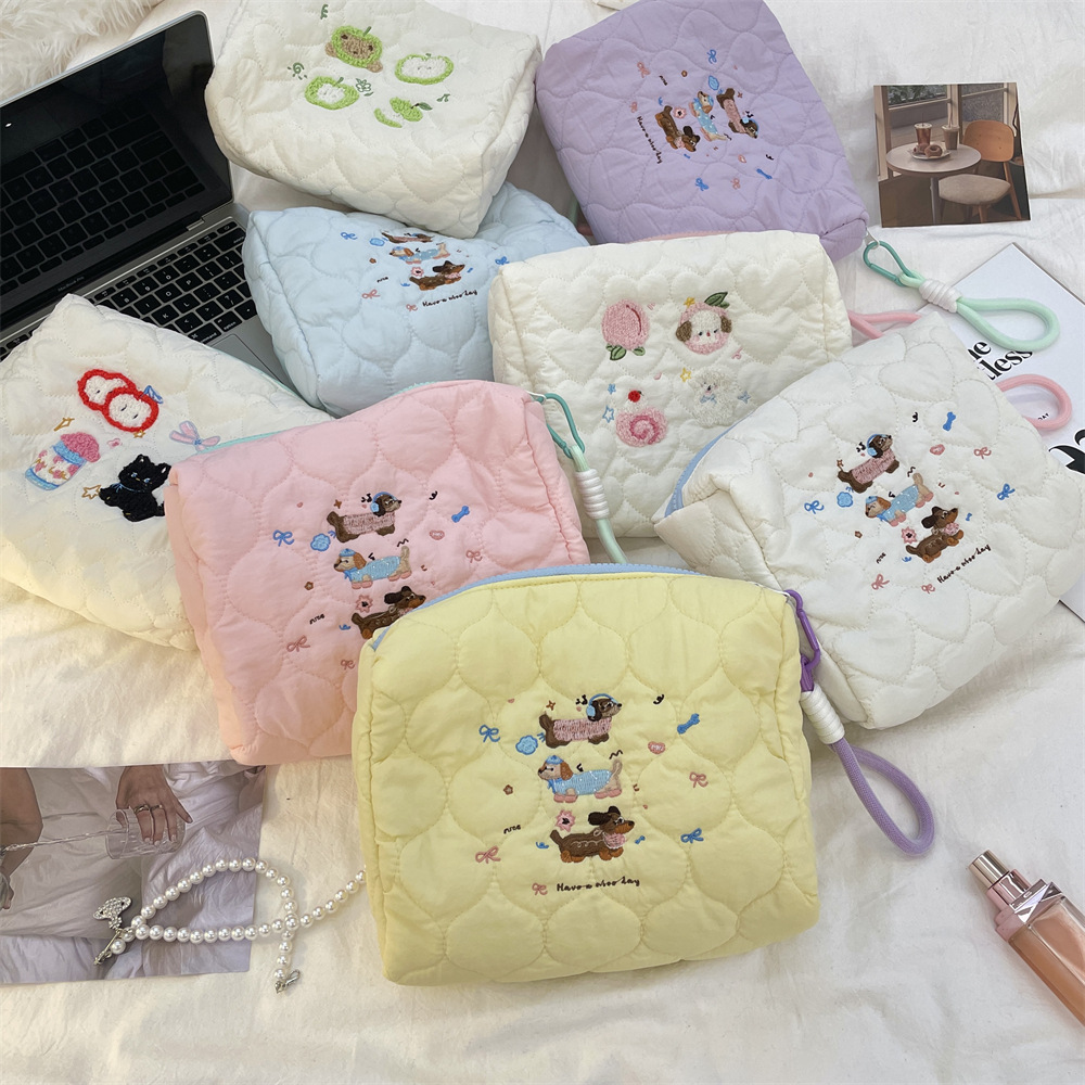 411261 High appearance level student embroidered quilted cotton bag, cosmetic bag, shopping clutch bag, travel toiletries bag full figure