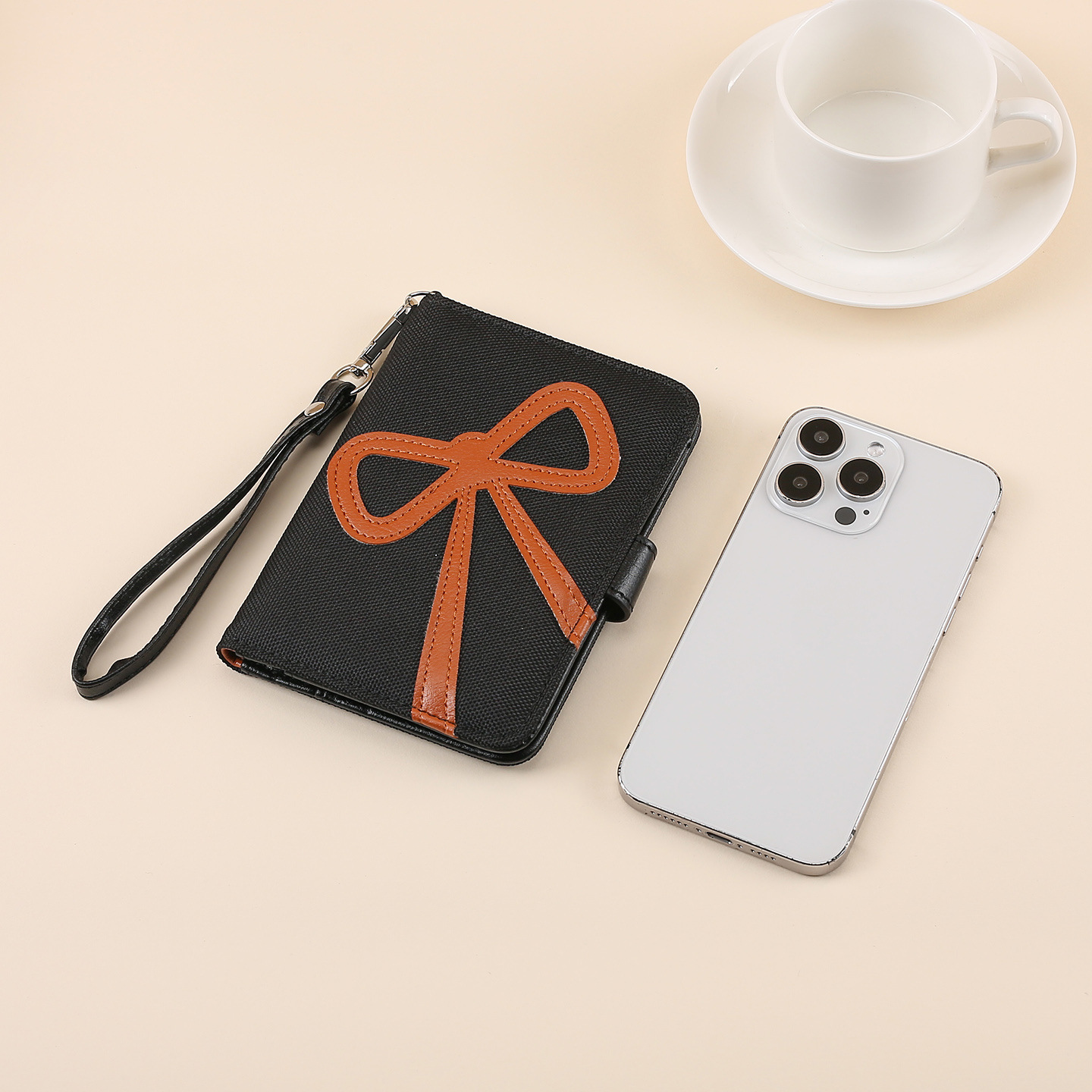 Korean-style bow leather passport holder, high appearance level, girlish heart, overseas travel air ticket, ID card collection bag Application Scenario