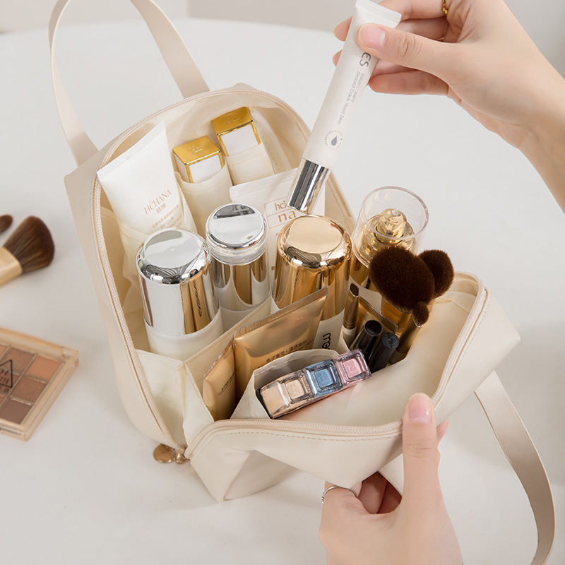 Cosmetic Bag for Women 2025 New Portable large-capacity high-end ins travel cosmetics hand-held toiletry bag storage bag Application Scenario