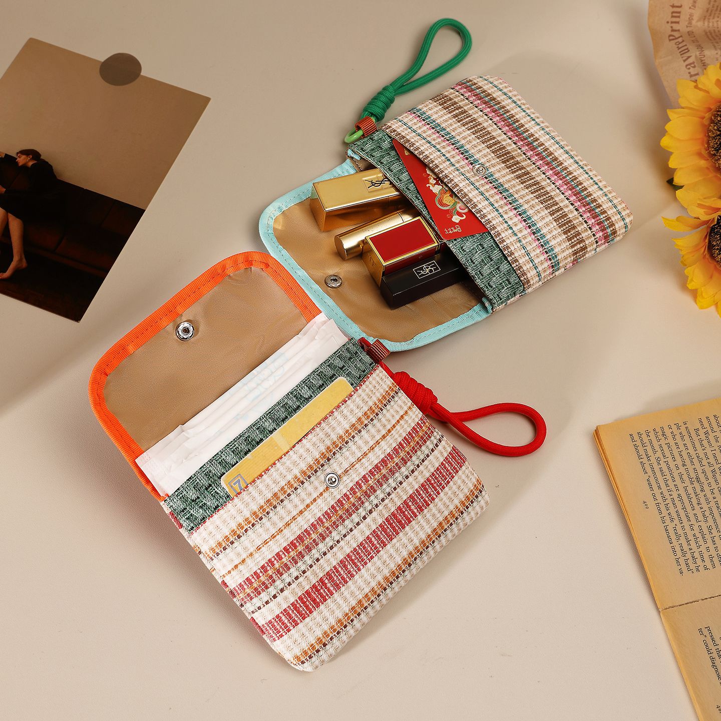 Color-blocking large-capacity sanitary napkin bag, high appearance level, sanitary napkin storage bag, student portable storage bag, coin purse details Picture