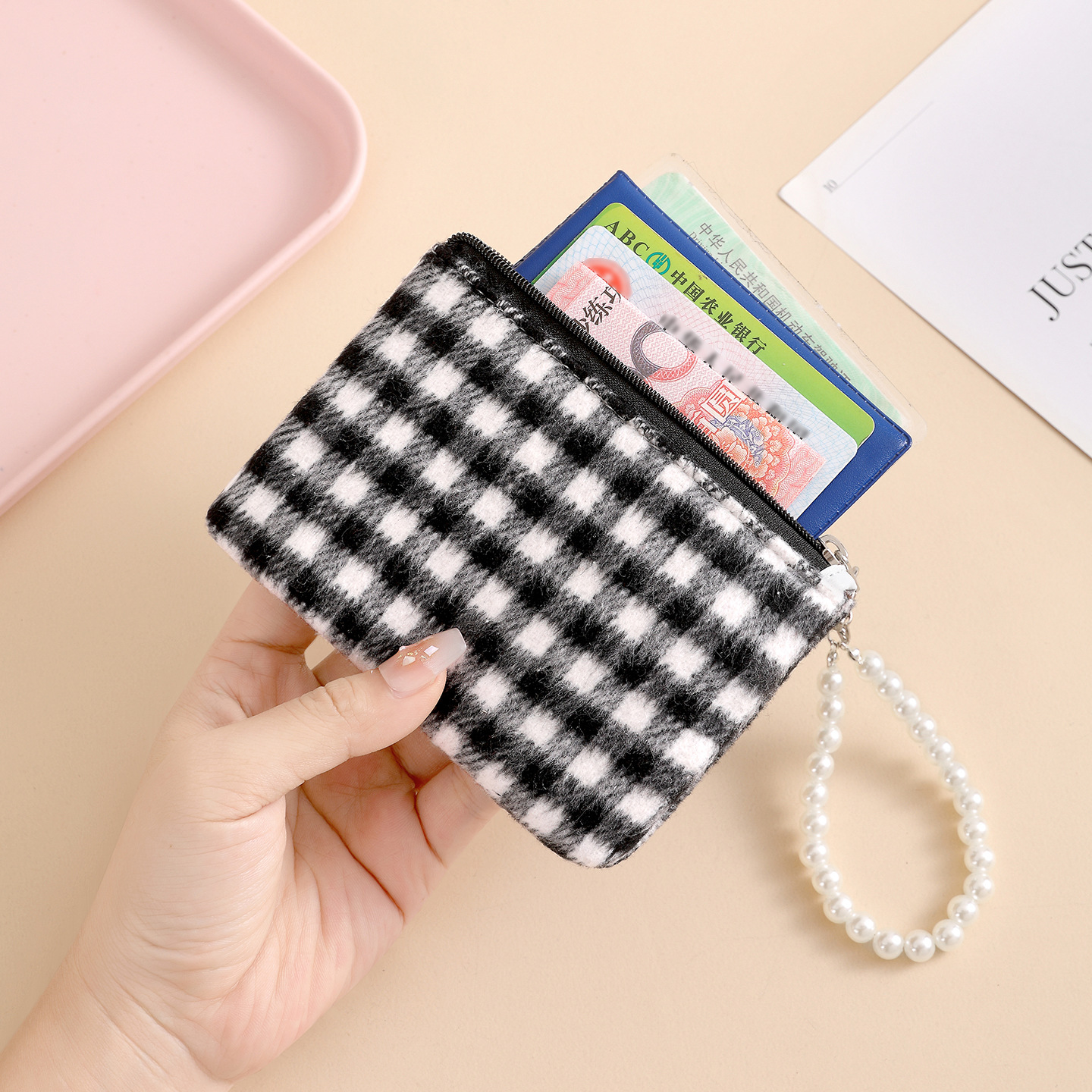 New coin purse, small makeup bag, student headphones, lipstick storage bag, portable small bag, girls' touch-up bag Application Scenario