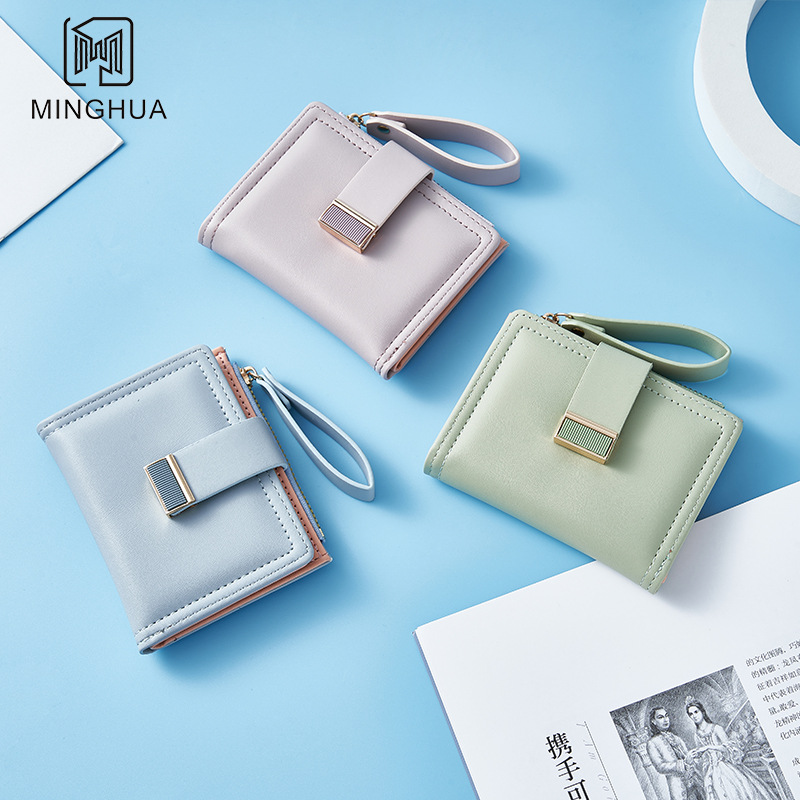 This short solid-color small coin wallet exudes a sense of luxury. It is a fresh and simple student small wallet, a cross-border wallet, and a light luxury coin wallet details Picture