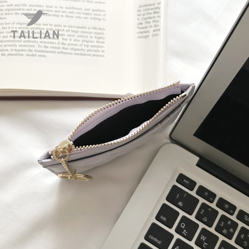 Wholesale of new high-end women's card cases, ins women's little Chanel style diamond-shaped multi-slot versatile card cases, consignment Application Scenario